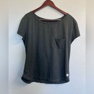 Vuori lux performance short sleeve Tee, dark Heather gray medium, woman